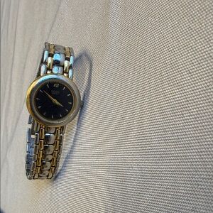 Elegant Two-Tone Watch with Black Dial